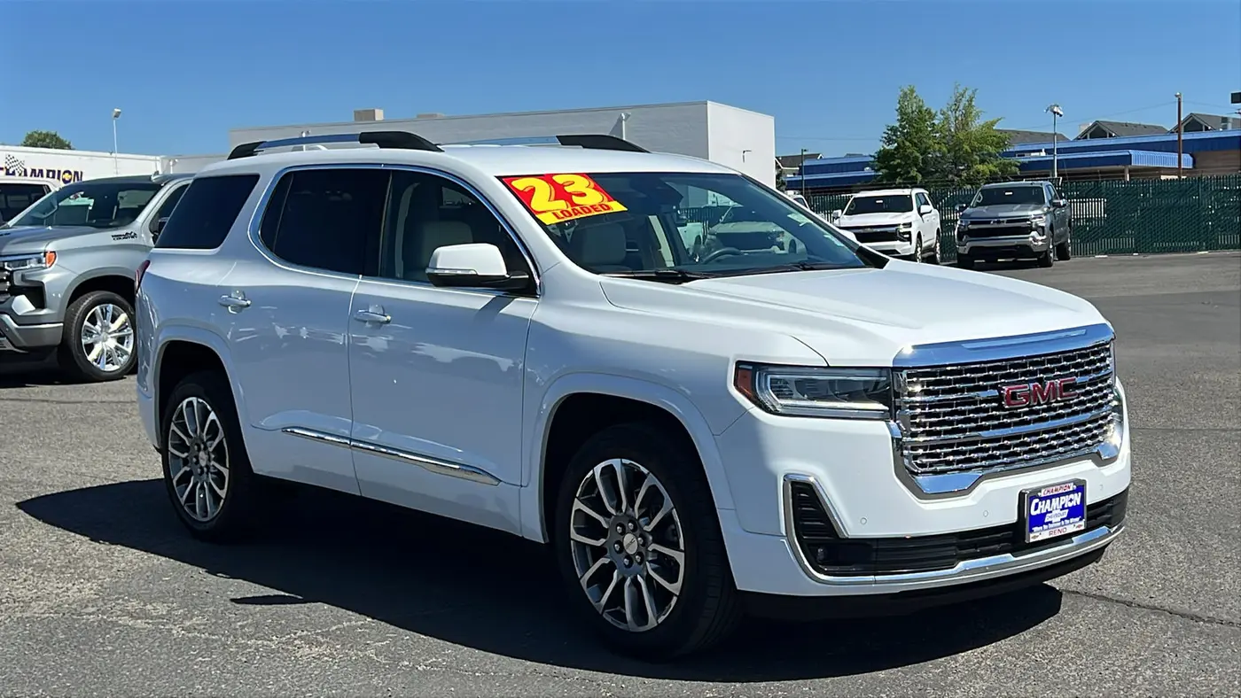 2023 GMC Acadia Denali