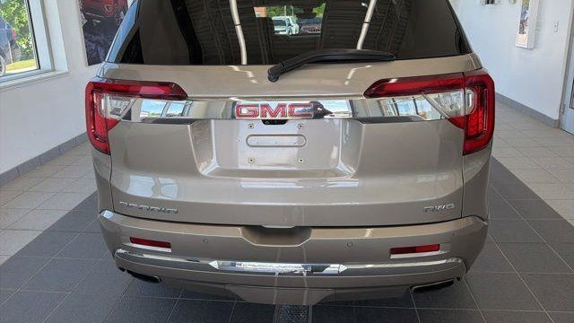 2022 GMC Acadia Denali