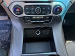 2015 Yukon Thumbnail 26
