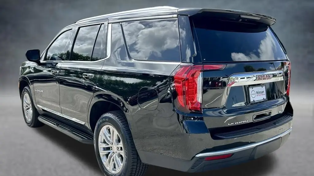 2023 GMC Yukon SLT