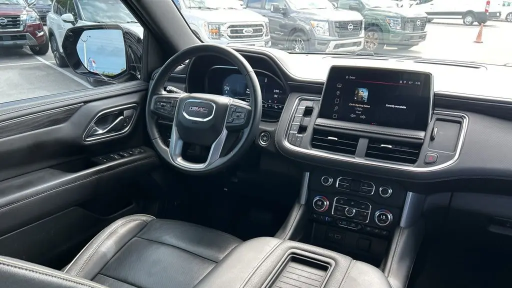 2023 GMC Yukon SLT
