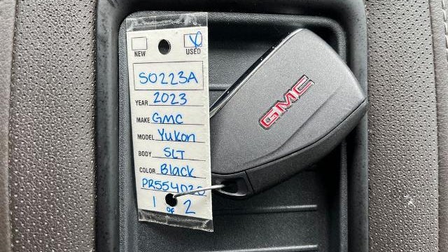 2023 GMC Yukon SLT