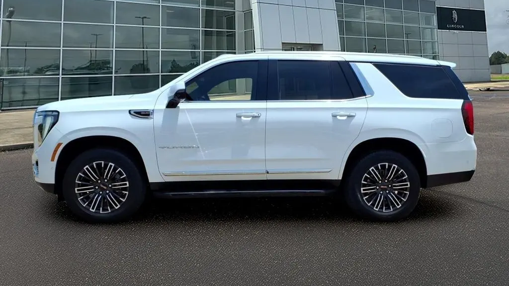 2025 GMC Yukon Elevation