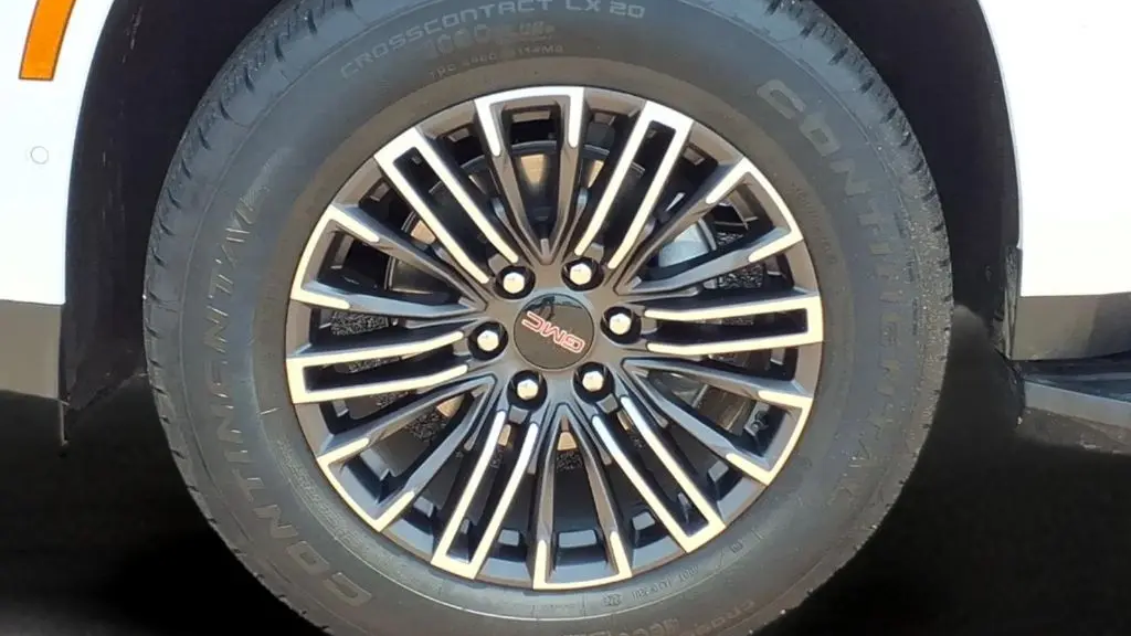 2025 GMC Yukon Elevation
