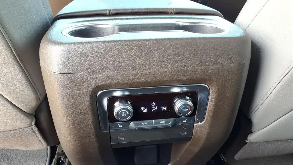 2025 GMC Yukon Elevation