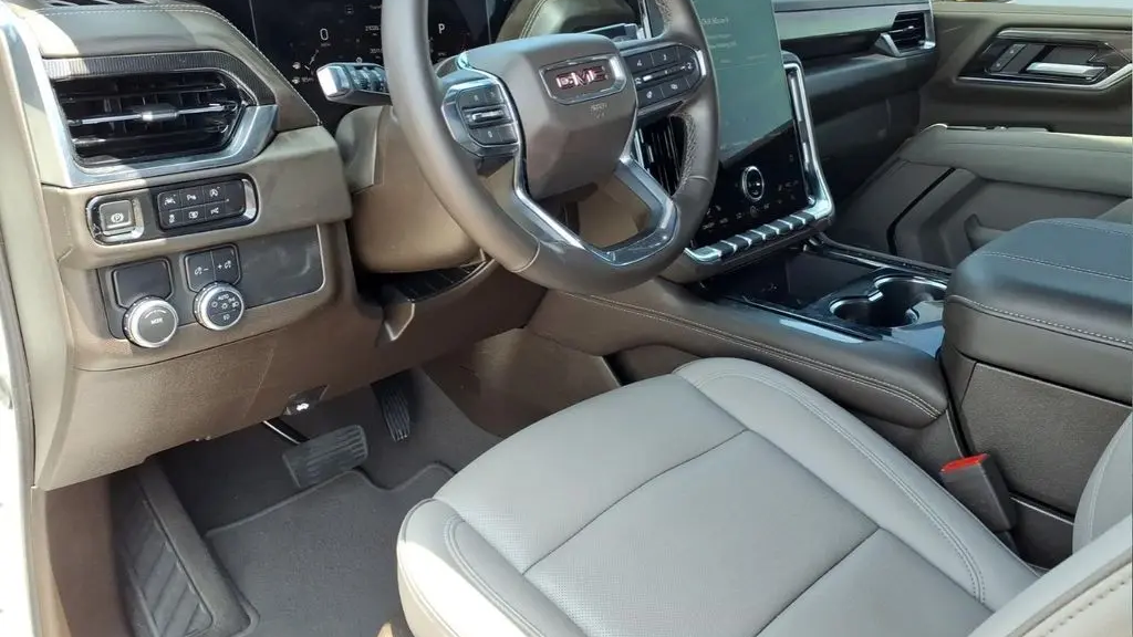 2025 GMC Yukon Elevation