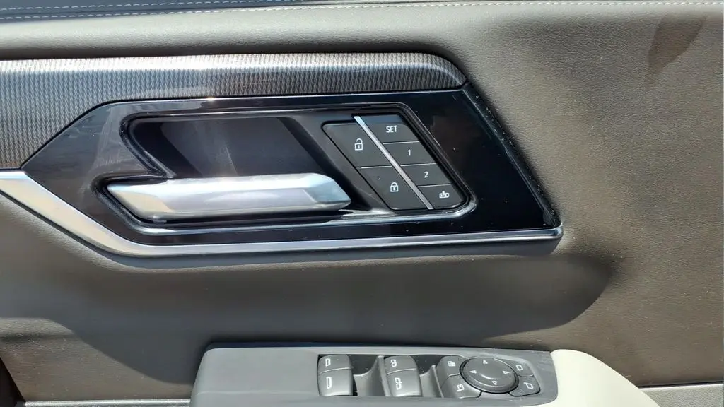 2025 GMC Yukon Elevation