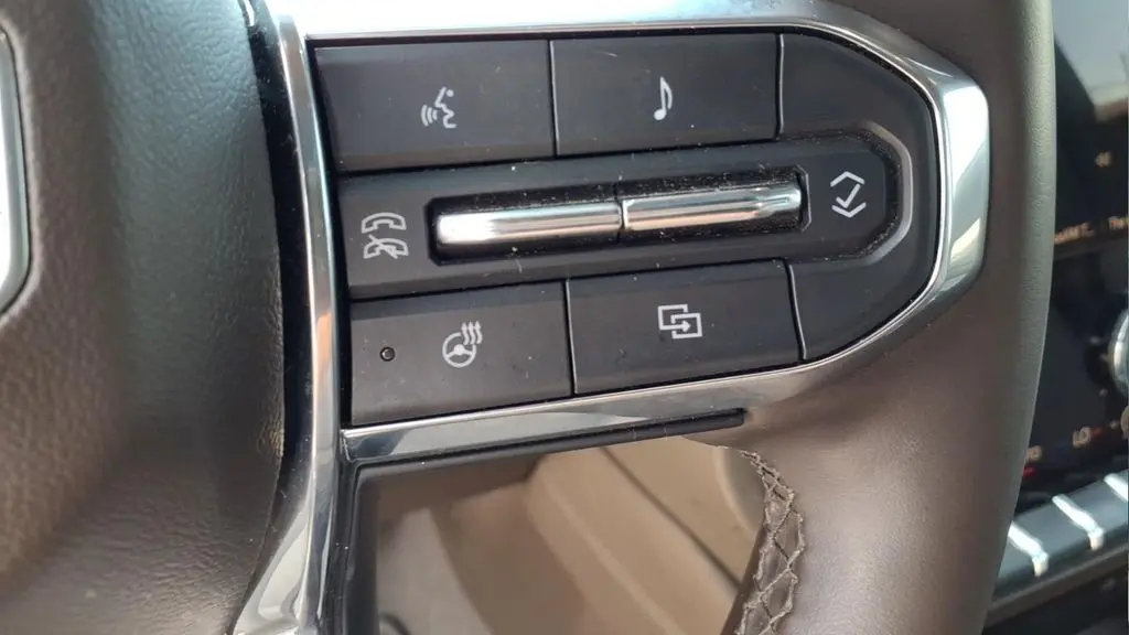 2025 GMC Yukon Elevation