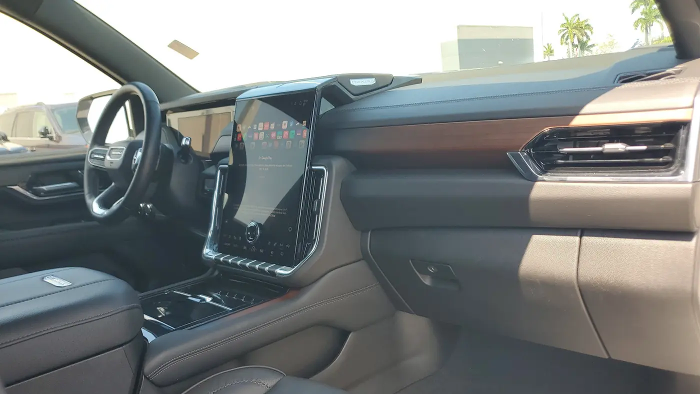 2025 GMC Yukon Denali