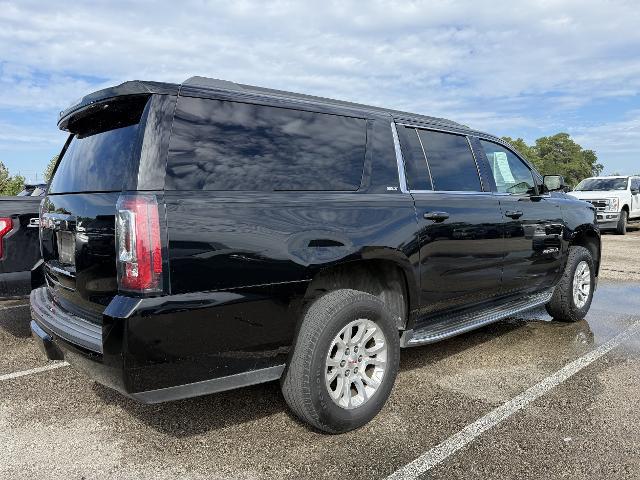 2019 GMC Yukon XL SLT — photo 1 of 3