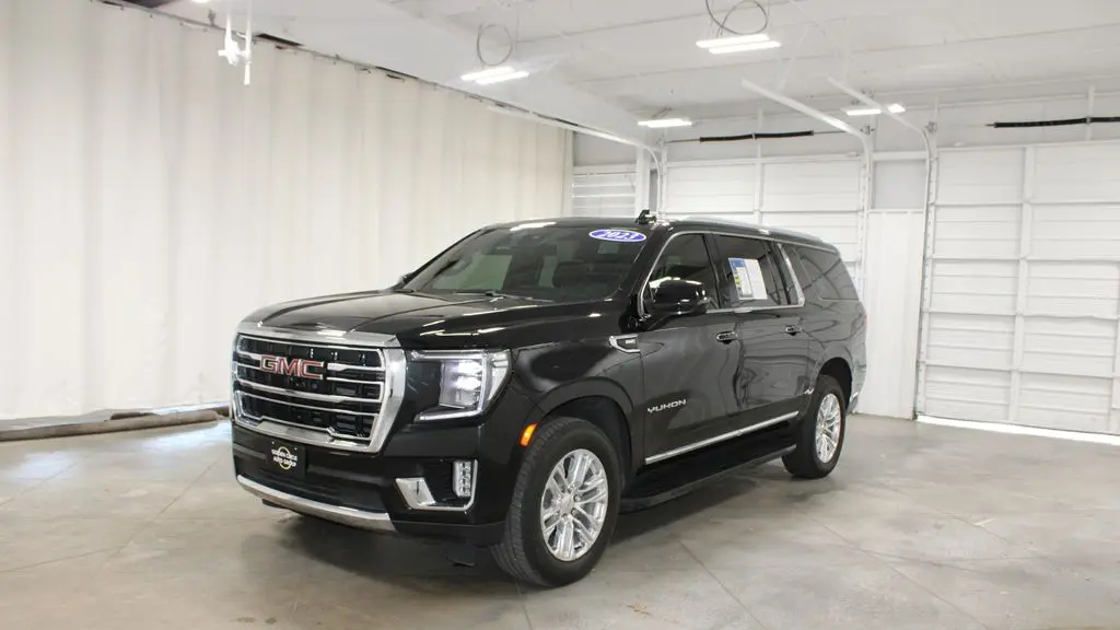 2023 GMC Yukon XL SLT