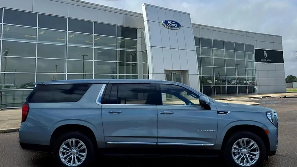 2024 GMC Yukon XL SLT