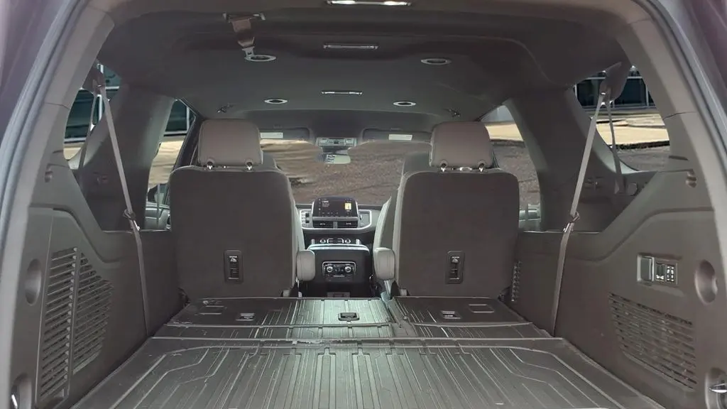 2024 GMC Yukon XL SLT