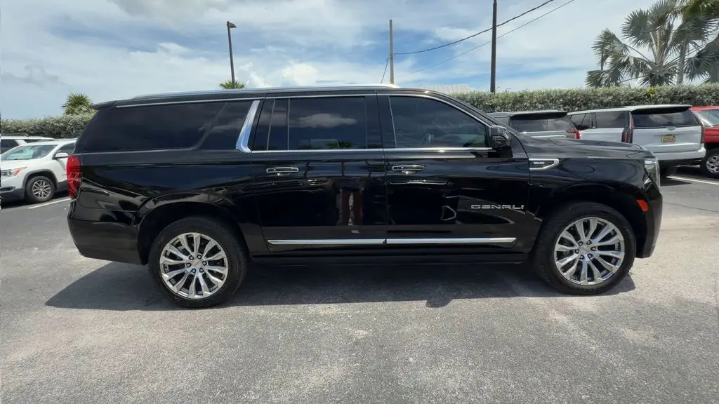 2022 GMC Yukon XL Denali