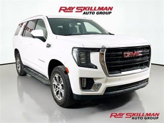 2022 GMC Yukon with Summit White Exterior