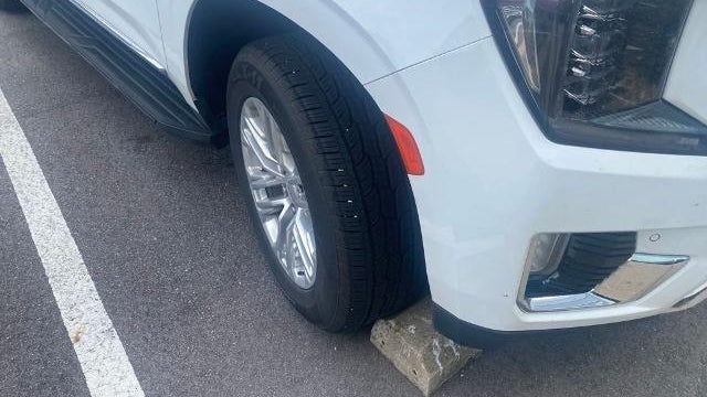 2023 GMC Yukon SLT