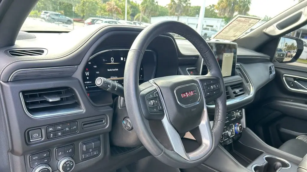 2022 GMC Yukon SLT