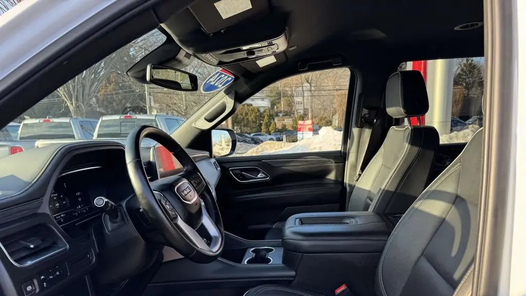 2024 GMC Yukon SLT