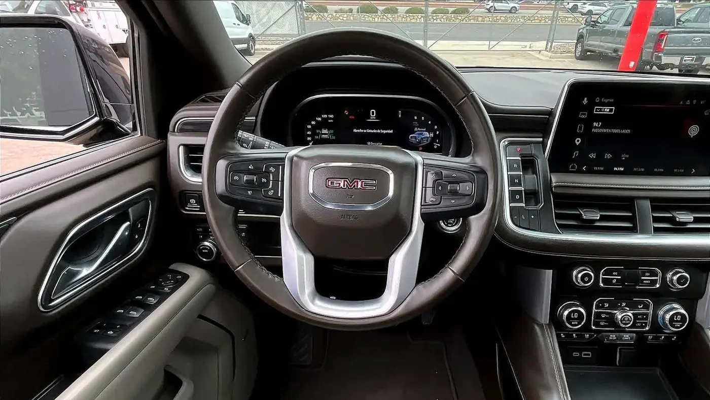 2023 GMC Yukon SLT