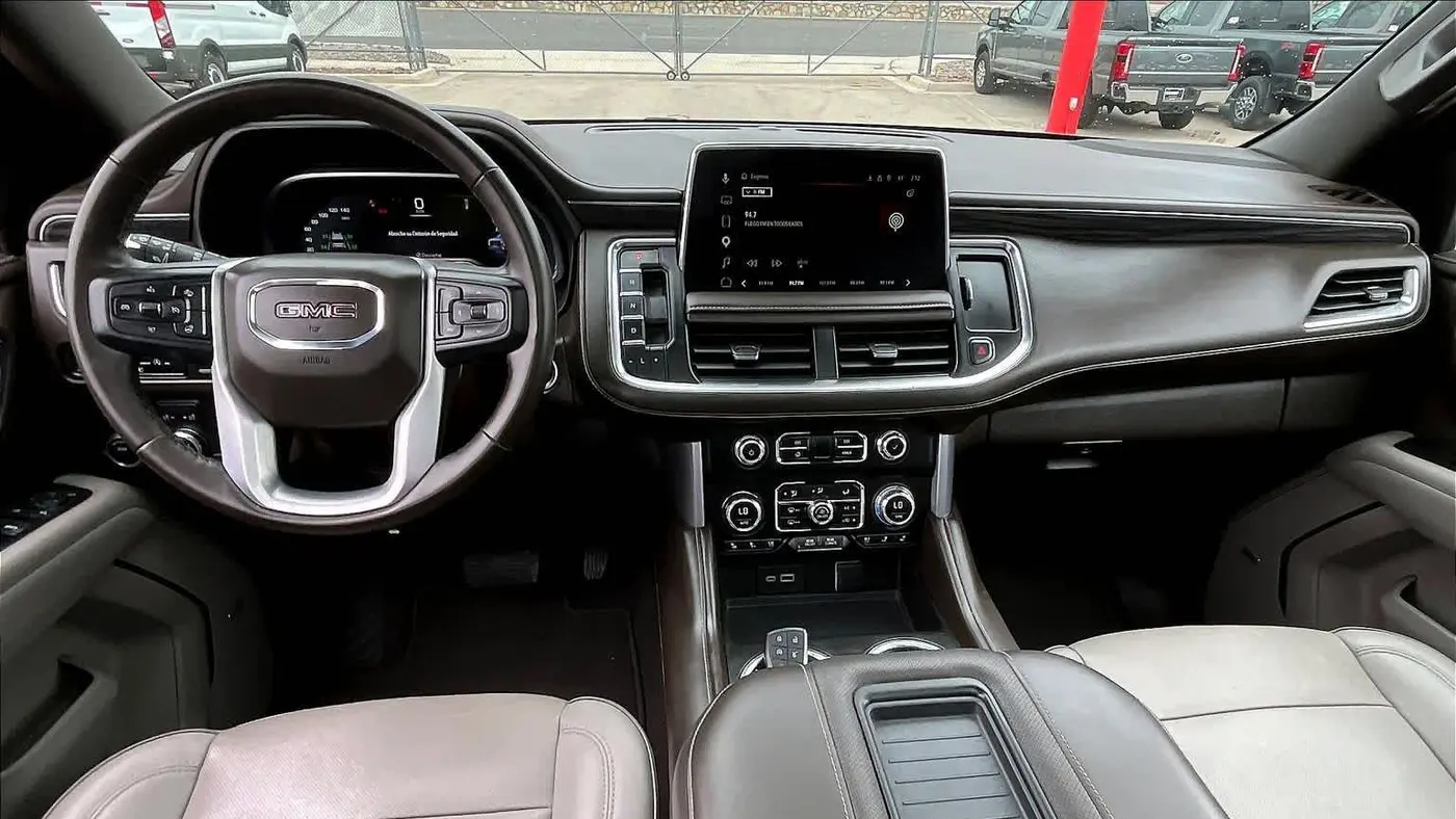 2023 GMC Yukon SLT
