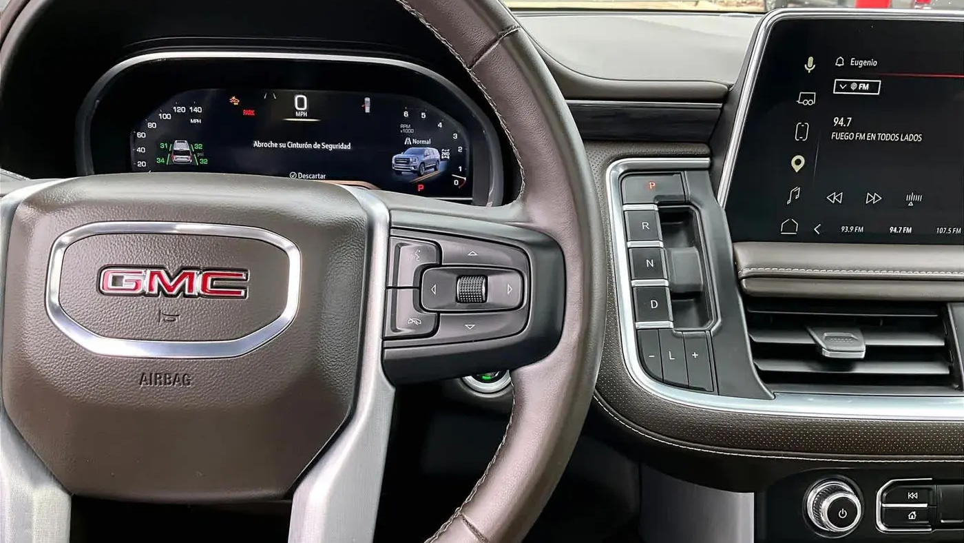 2023 GMC Yukon SLT