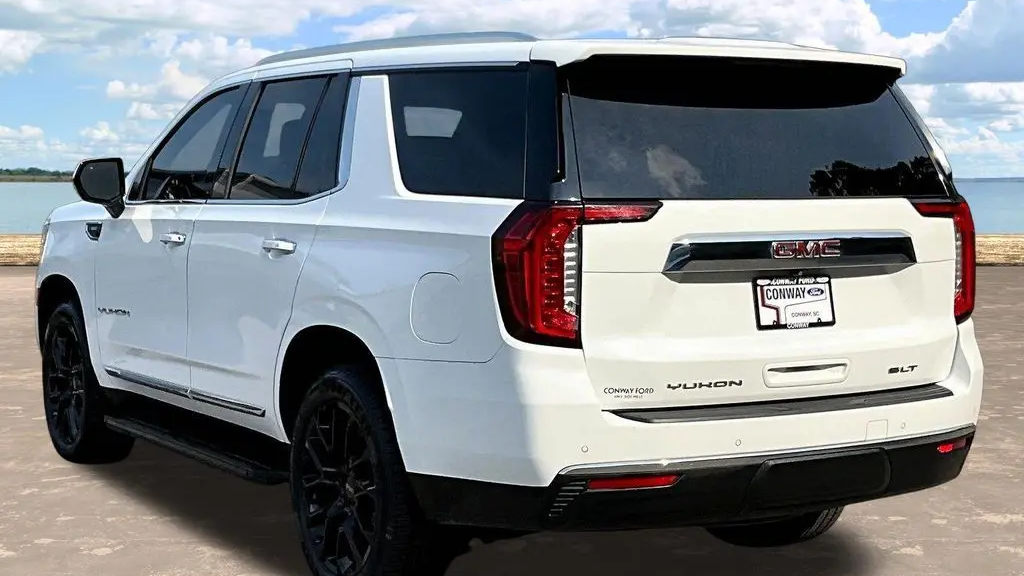 2023 GMC Yukon SLT