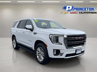 2023 GMC Yukon with Summit White Exterior