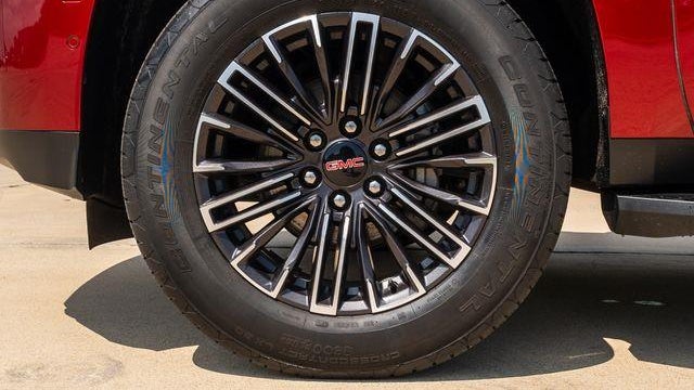 2025 GMC Yukon Elevation
