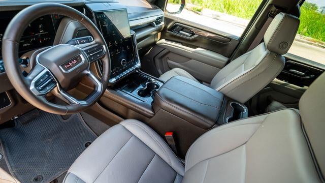2025 GMC Yukon Elevation