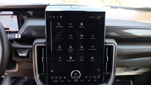 2025 GMC Yukon Elevation