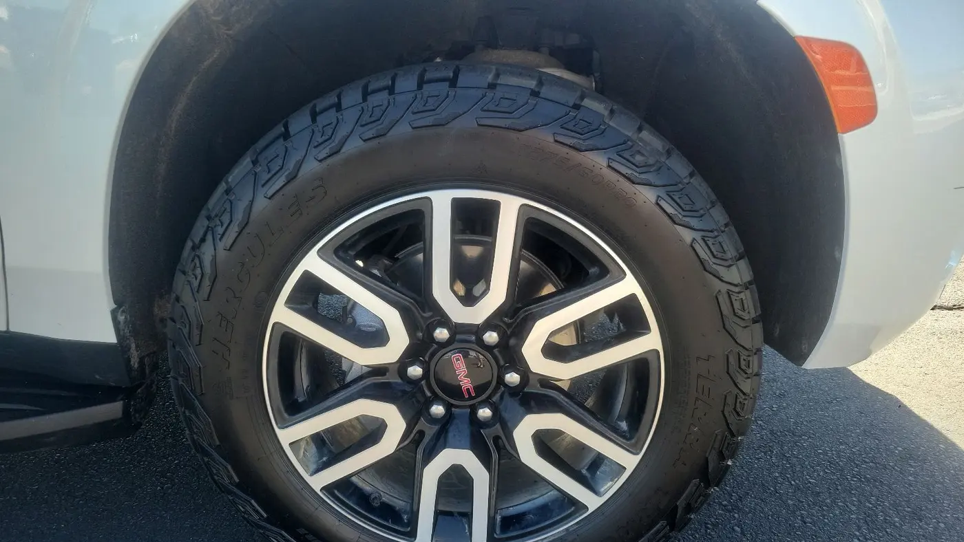 2024 GMC Yukon AT4