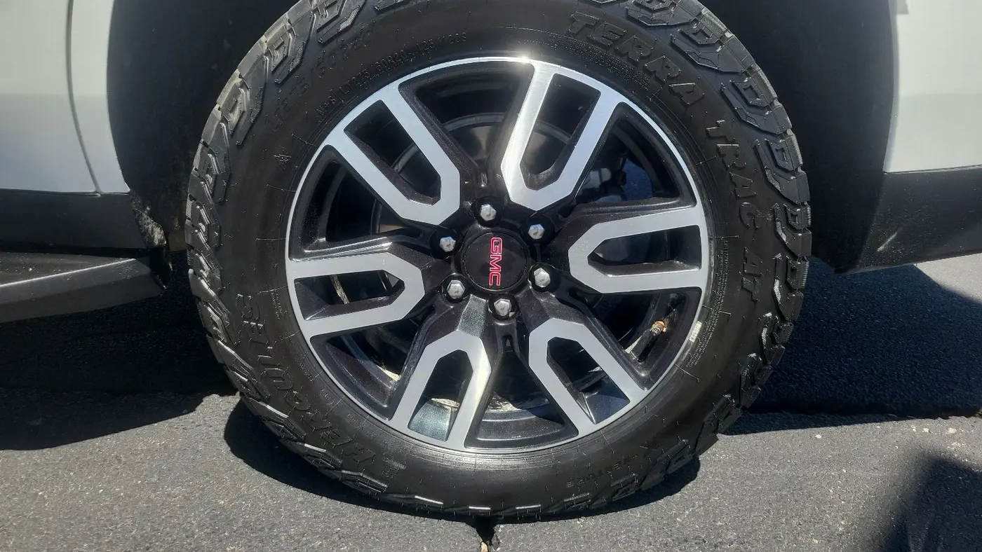 2024 GMC Yukon AT4
