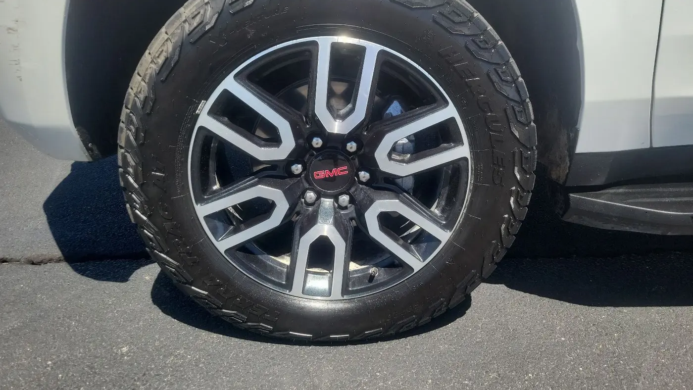 2024 GMC Yukon AT4