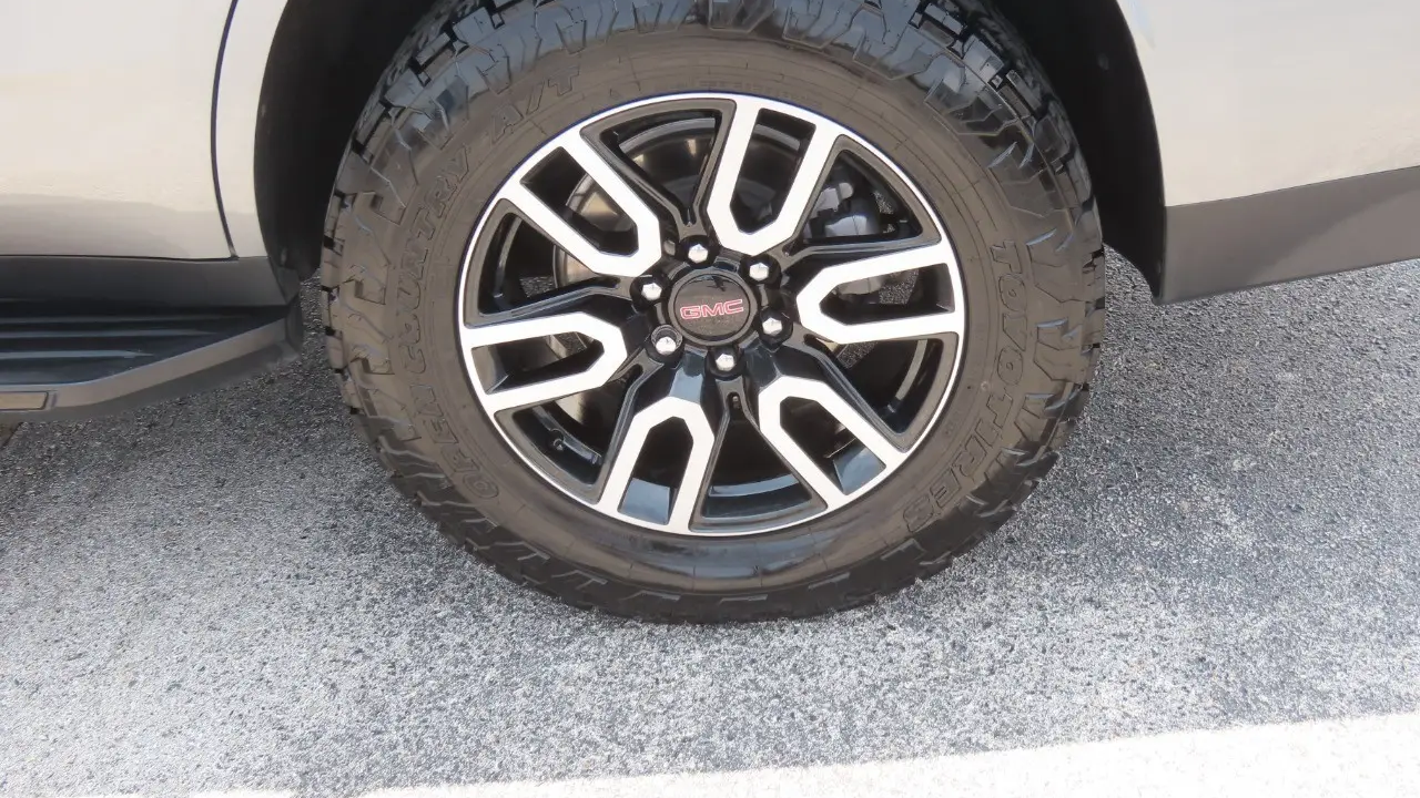 2024 GMC Yukon AT4