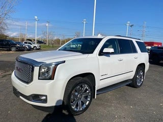 2017 GMC Yukon with White Frost Tricoat Exterior