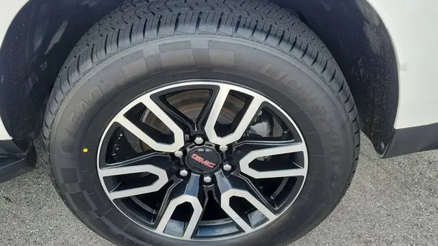 2022 GMC Yukon AT4