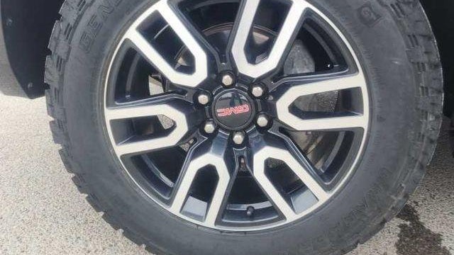 2024 GMC Yukon AT4