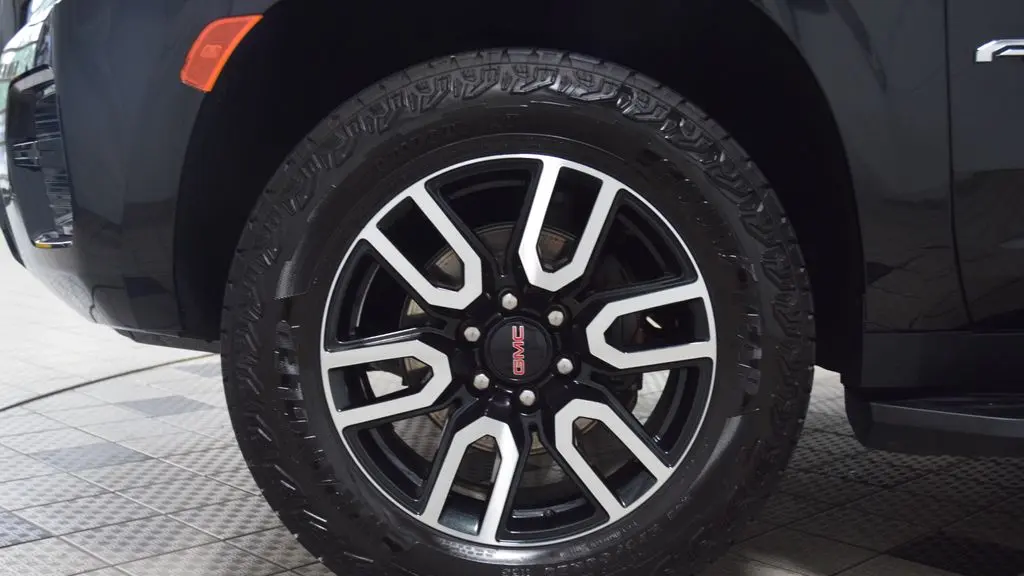 2024 GMC Yukon AT4