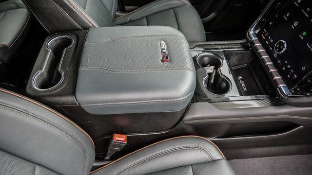 2025 GMC Yukon AT4
