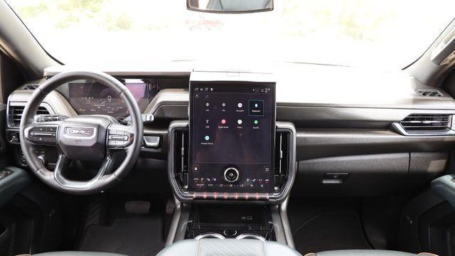 2025 GMC Yukon AT4