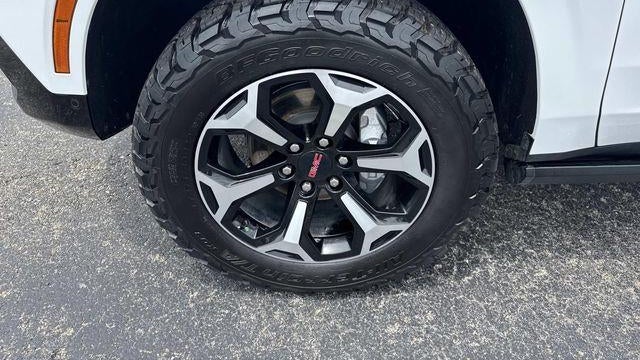 2025 GMC Yukon AT4