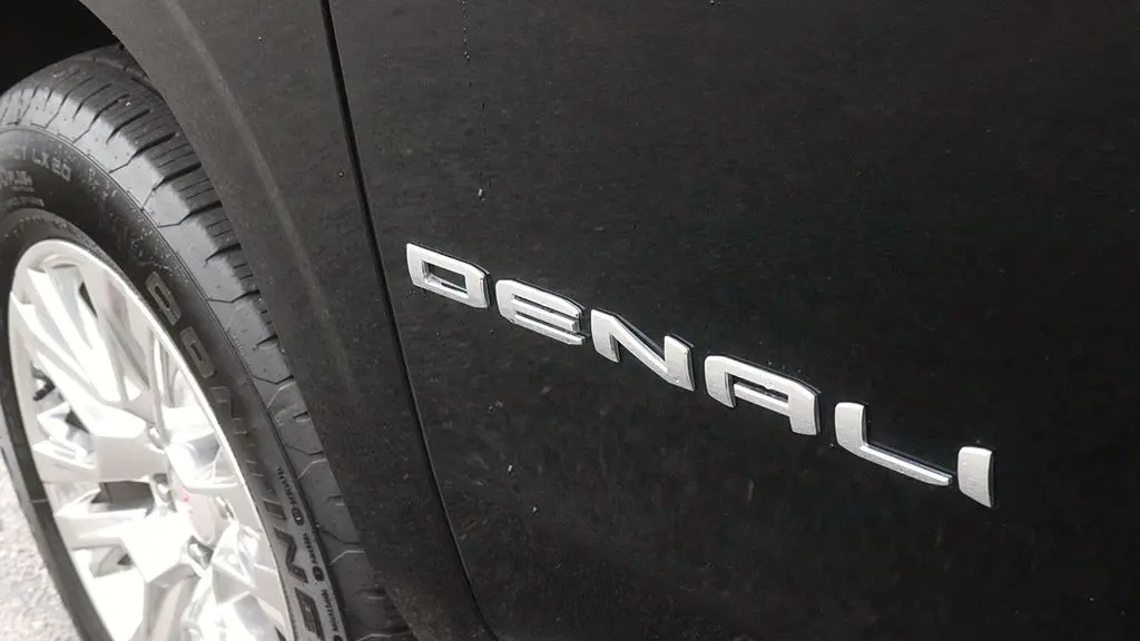 2025 GMC Yukon Denali