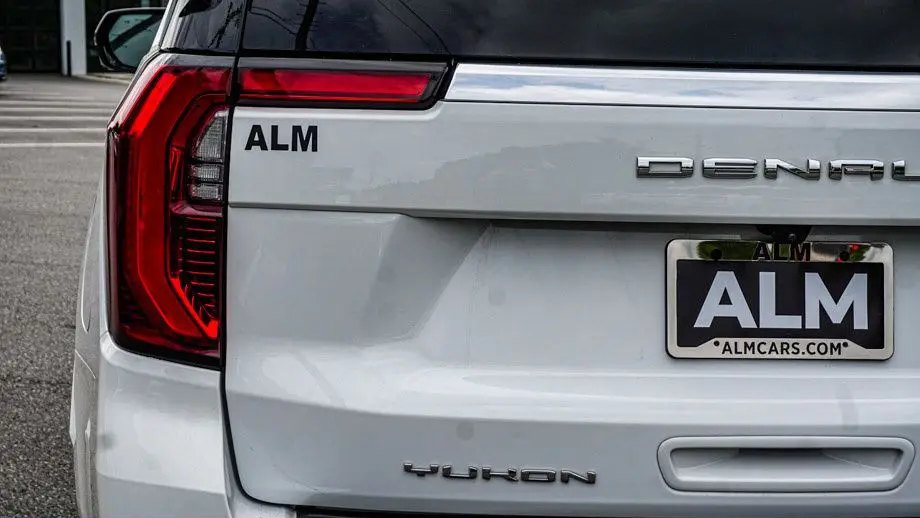 2025 GMC Yukon Denali