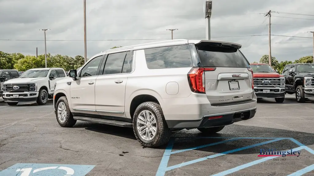 2023 GMC Yukon XL SLT