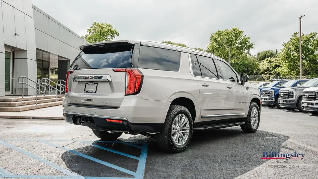 2023 GMC Yukon XL SLT