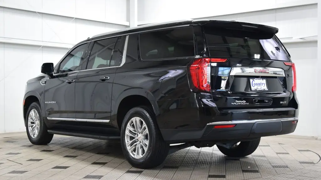 2023 GMC Yukon XL SLT