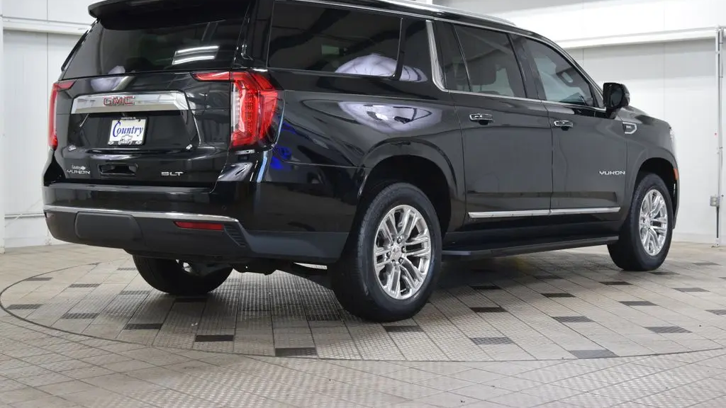 2023 GMC Yukon XL SLT