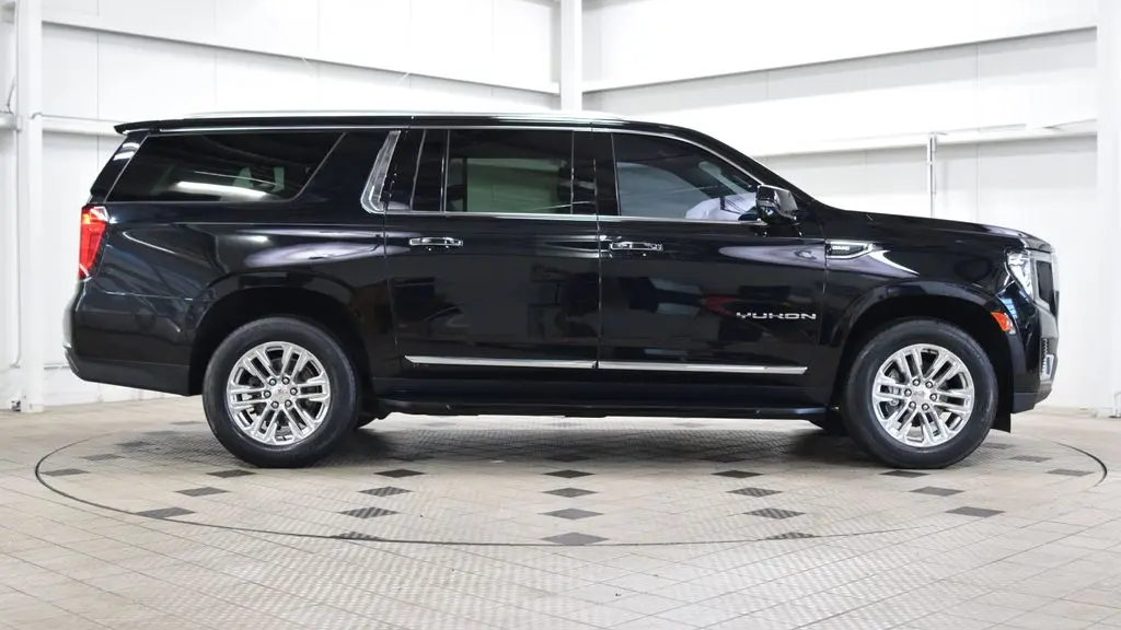 2023 GMC Yukon XL SLT