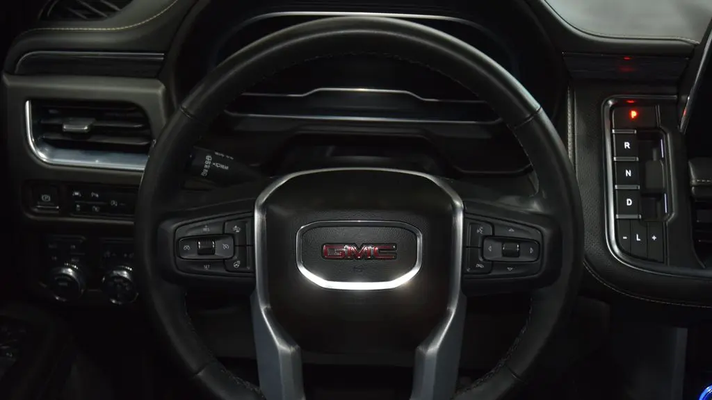2023 GMC Yukon XL SLT