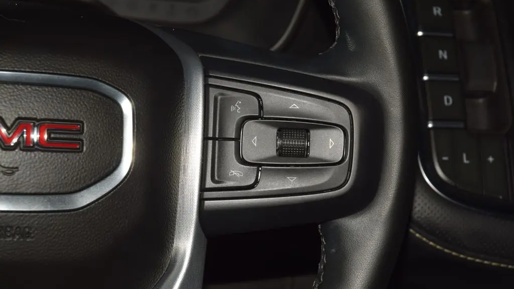 2023 GMC Yukon XL SLT
